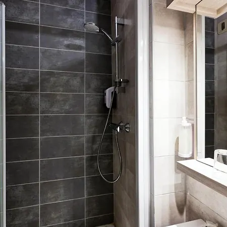 Le Lumiere Hotel 2*